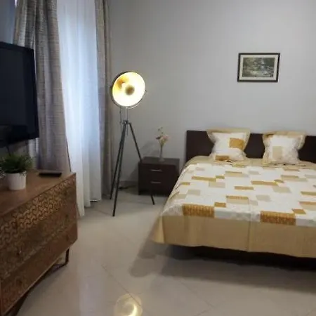 Rachegy Guest house *